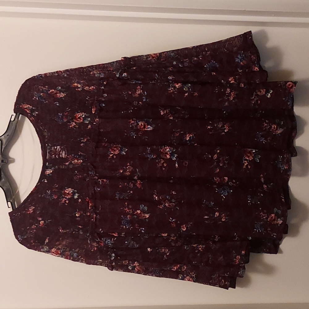 NWT Floral Time and Tru Blouse
